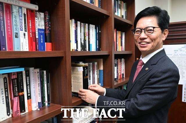 황정근 국회도서관장은 "국회 AI 도서관 구축을 위해서는 정보전략계획(ISP) 수립과 예산 확보가 선행돼야 한다"고 강조했다. /남용희 기자