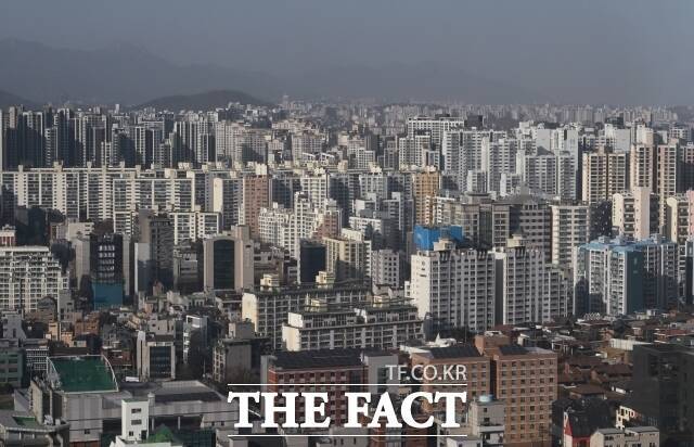 이재명 대통령은 지난달 SNS에서 "부동산이 나라의 부를 편중시키며 무주택 서민과 청년의 희망을 빼앗고 있다"고 지적했다. /박헌우 기자