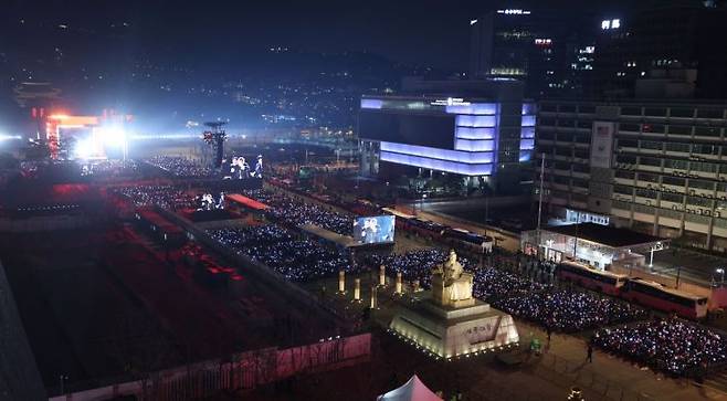 21일 서울 광화문 광장에서 열린 'BTS 컴백 라이브: 아리랑' 공연 모습. 사진공동취재단