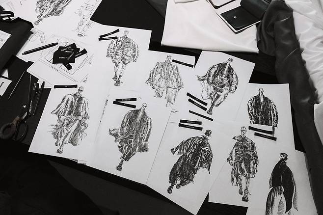 '송지오'의 송재우 크리에이티브가 제작한 BTS 컴백 라이브 공연 의상 제작 과정/송지오 제공