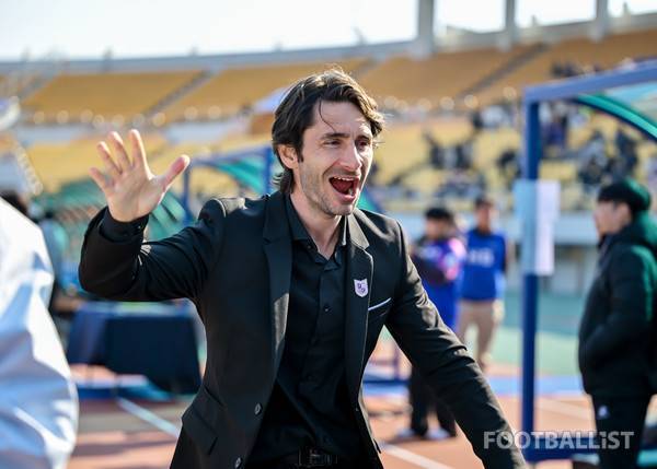 제라드 누스 파주프런티어 감독. 서형권 기자