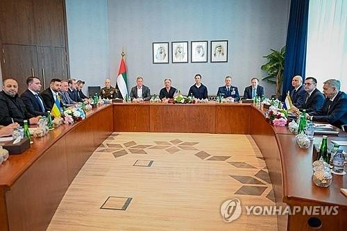 2월 4일 아랍에미리트에서 열린 미국·러시아·우크라이나 3자 협상 모습. [타스 연합뉴스]