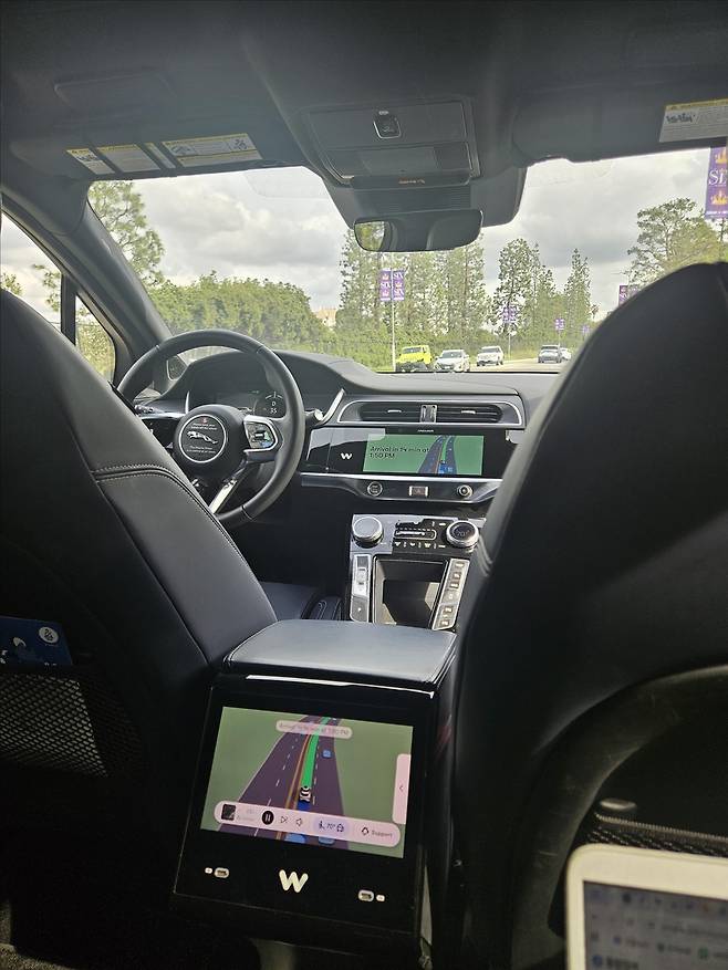 운전석에 아무도 없는 무인 택시 웨이모 [김경윤 촬영. 재판매 및 DB 금지]