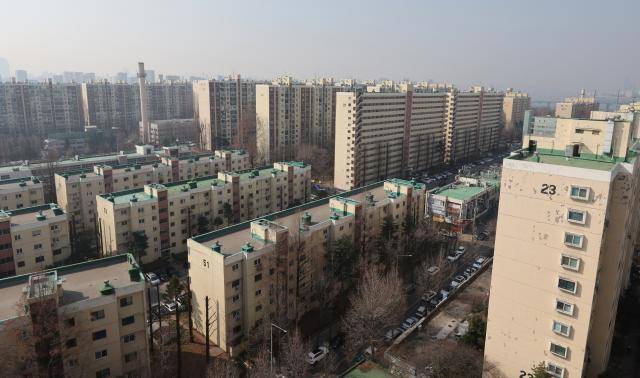 서울 강남구 압구정동 한 아파트 모습. 2026.3.17 [사진=연합뉴스]