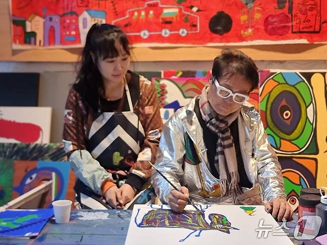 우승하(또우) 작가(오른쪽)와 정수연(바비수) 작가.(2026.3.22/뉴스1 ⓒ News1 임순택 기자