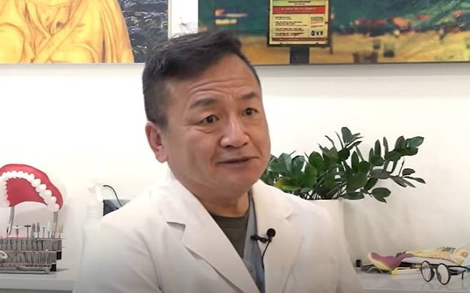 서울 강북구에서 치과를 운영하는 최성우 원장./연합뉴스