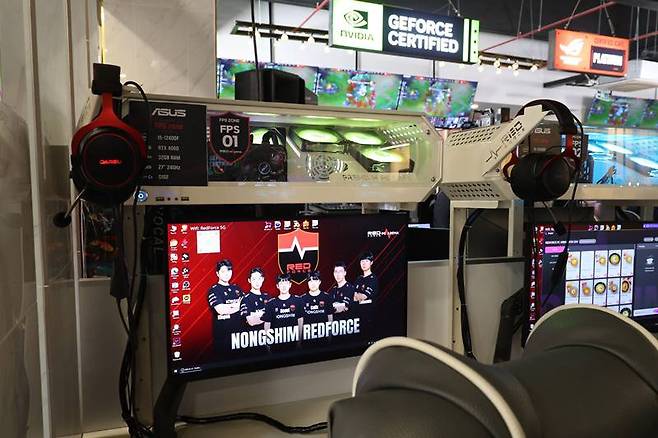 레드포스 PC 아레나 호치민 1호점