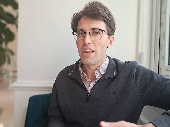 17일 오후 서울 중구의 한 카페에서 잭 그린버그씨가 한겨레와 만나 인터뷰하고 있다. 고경태 기자