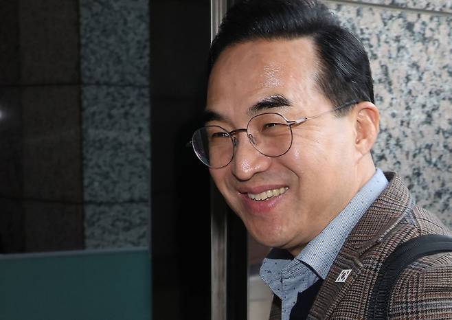 박홍근 기획예산처 장관 후보자가 22일 서울 중구 예금보험공사에 마련된 인사청문회 준비 사무실로 출근하고 있다. 연합뉴스