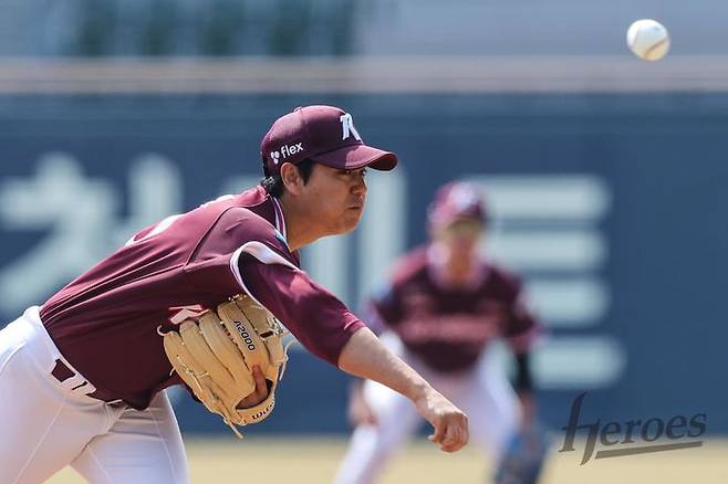 [서울=뉴시스] 프로야구 키움 히어로즈 하영민이 23일 서울 잠실구장에서 열린 2026 신한 쏠 KBO리그 시범경기 LG 트윈스전에 선발 등판해 공을 던지고 있다. (사진=키움 히어로즈 제공) 2026.03.23. *재판매 및 DB 금지