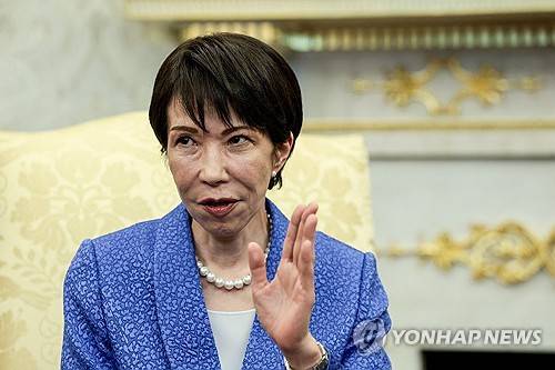 도널드 트럼프 대통령과 회담하는 다카이치 일본 총리 [워싱턴 로이터=연합뉴스 제공]