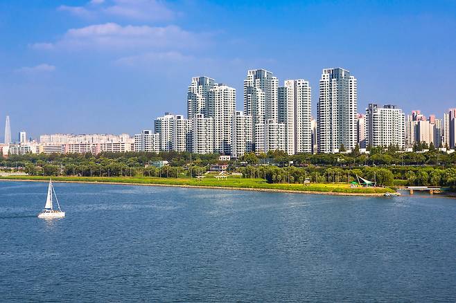 서울 서초구 반포동 ‘아크로 리버파크’ 전경. 사진 제공=DL이앤씨