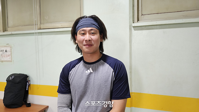 두산 박찬호가 22일 잠실에서 KIA와 시범경기를 마치고 인터뷰하고 있다.