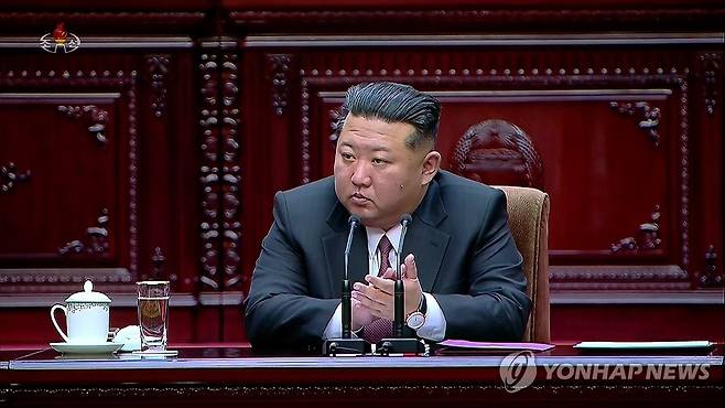 북한, 최고인민회의 제15기 1차 회의 개최 (서울=연합뉴스) 북한은 지난 22일 평양에서 최고인민회의 제15기 제1차 회의를 열고 김정은을 국무위원장으로 재추대하고 조용원을 최고인민회의 의장으로 선출했다고 조선중앙TV가 23일 보도했다. [조선중앙TV 화면] 2026.3.23 
    [국내에서만 사용가능. 재배포 금지. For Use Only in the Republic of Korea. No Redistribution] nkphoto@yna.co.kr