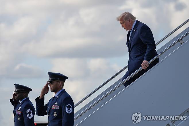 "미국과 대화 없어…트럼프 발표 시간벌기"<이란 매체> [AP=연합뉴스]