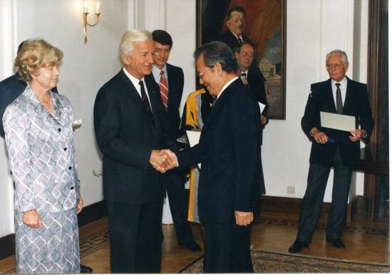 1988년 독일 정부의 대공로 훈장 수상