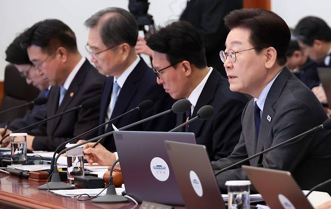 이재명 대통령이 24일 청와대에서 국무회의를 주재하고 있다.(연합뉴스)