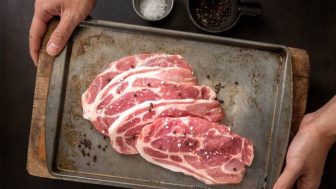 미가공 육류를 먹으면 인지 기능 저하가 지연되고 치매 위험이 감소한다｜출처: 클립아트코리아