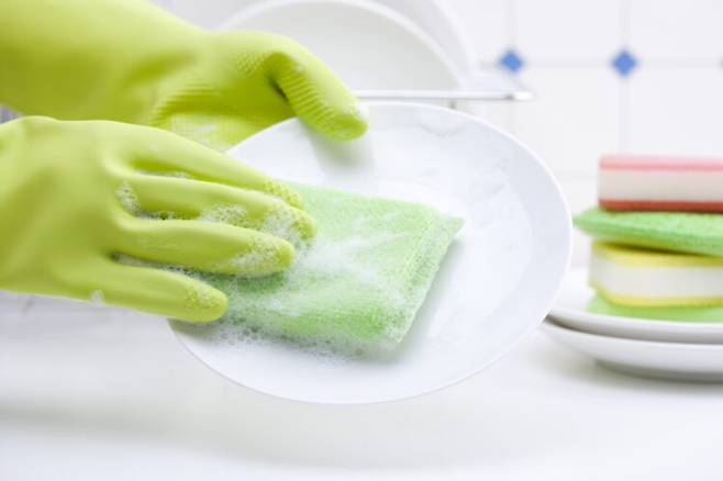 주방 수세미에서 1㎤당 최대 540억개 수준의 세균이 검출됐다. 사진=클립아트코리아