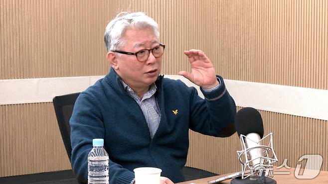 조응천 전 의원이 24일 뉴스1TV '팩트앤뷰'에 출연해 질문에 답하고 있다.(뉴스1TV '팩트앤뷰' 캡처)