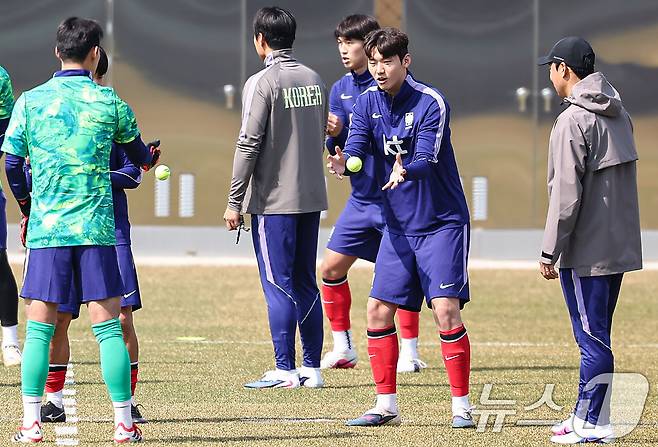 23세 이하(U-23) 축구대표팀 김지수가 24일 충남 천안 코리아풋볼파크에서 열린 2026 아이치·나고야 아시안게임 대비 소집 훈련에 임하고 있다. 2026.3.24 ⓒ 뉴스1 김도우 기자