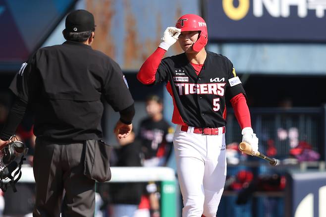 KIA 김도영이 21일 서울 잠실구장에서 열린 2026 KBO리그 시범경기 두산전에서 대타로 투입되고 있다. 사진 | KIA 타이거즈