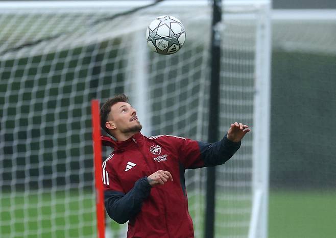 Soccer Football - UEFA Champions League - Arsenal Training - Arsenal Training Centre, London Colney, Britain - January 27, 2026 Arsenal's Ben White during training Action Images via Reuters/Matthew Childs







<저작권자(c) 연합뉴스, 무단 전재-재배포, AI 학습 및 활용 금지>