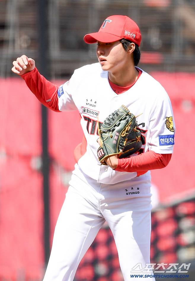 13일 광주 기아챔피언스필드에서 열린 KIA 타이거즈와 SSG 랜더스의 시범경기. KIA 홍민규가 역투하고 있다. 광주=박재만 기자 pjm@sportschosun.com/2026.03.13/