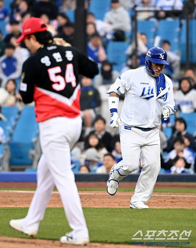 23일 대구삼성라이온즈파크에서 열린 KIA와 삼성의 시범경기. 2회말 삼성 최형우가 스트라이크 아웃 낫아웃으로 물러나고 있다. KIA 투수는 양현종. 대구=허상욱 기자wook@sportschosun.com/2026.03.23/