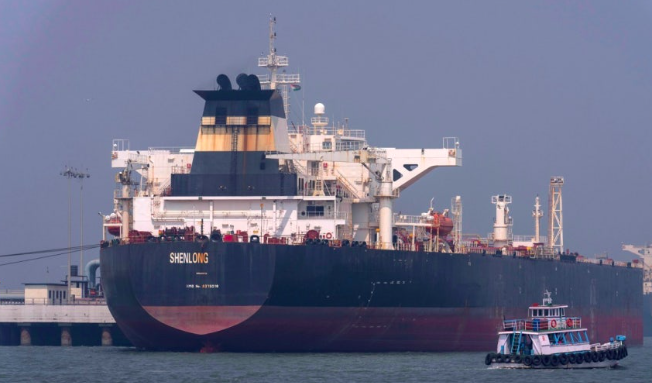 인도에 도착한 유조선. AP연합뉴스