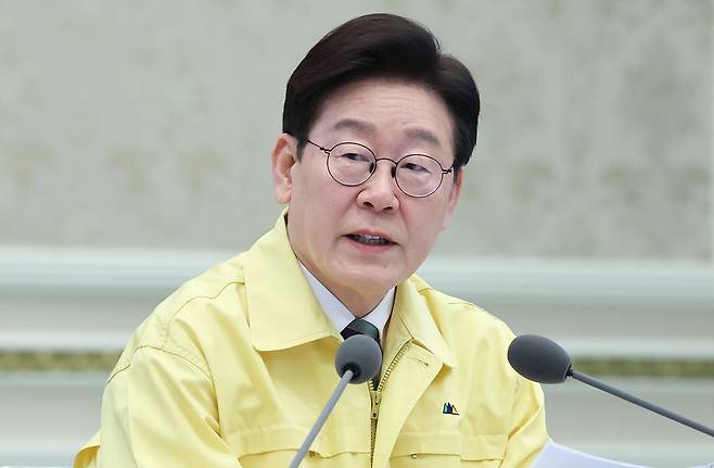 이재명 대통령이 지난 23일 청와대에서 열린 제59차 중앙통합방위회의에서 발언을 하고 있다. 뉴스1