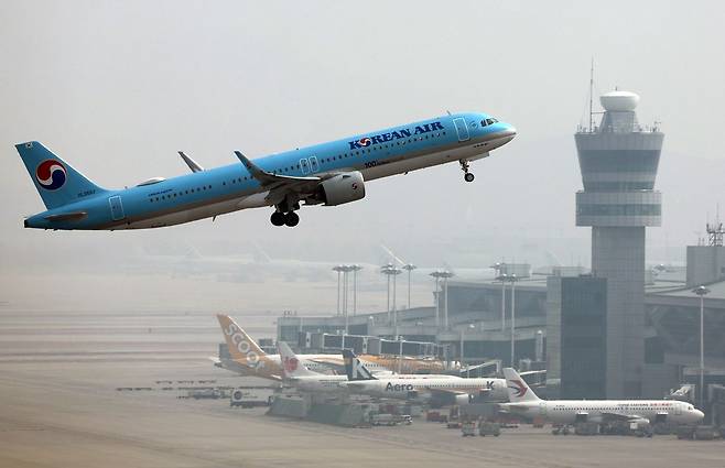 지난 16일 인천공항 전망대에서 바라본 인천국제공항 계류장 모습. 연합뉴스