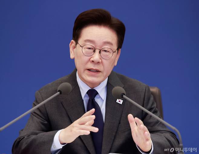 (서울=뉴스1) 허경 기자 = 이재명 대통령이 24일 청와대에서 열린 국무회의에서 발언하고 있다. (청와대통신사진기자단) 2026.3.24/뉴스1 Copyright (C) 뉴스1. All rights reserved. 무단 전재 및 재배포, AI학습 이용 금지. /사진=(서울=뉴스1) 허경 기자