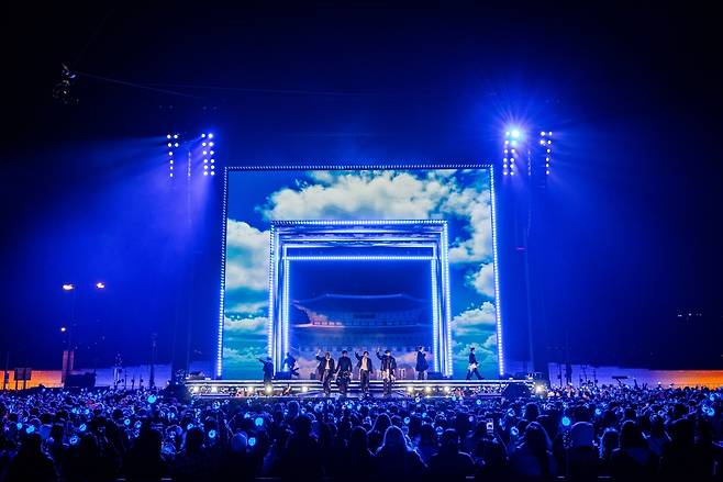 BTS경제의 큰 문이 열렸다.