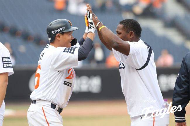 한화 이글스가 24일 대전 한화생명 볼파크에서 열린 2026 신한 SOL KBO리그 NC와의 최종전에서 9-8 끝내기 승리를 거뒀다. 이날 승리로 한화는 6승6패로 시범경기를 마무리, 3월 28일 대전에서 키움 히어로즈와의 정규시즌 개막전을 치른다. 한화 이글스