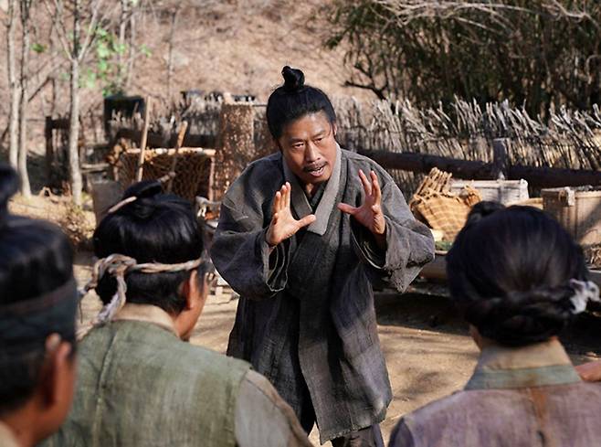 1400만 관객이 만들어낸 ‘광활한 수익 구간’. 장항준의 치밀한 설계와 유해진의 진정성이 만나 탄생시킨 70억원의 생존 영수증. 영화 스틸컷