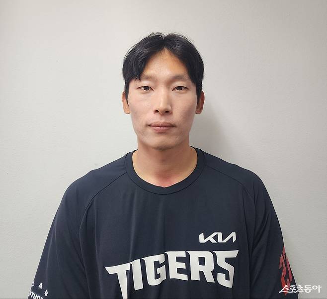 KIA 김호령이 24일 대구삼성라이온즈파크서 열린 ‘2026 신한 SOL KBO리그’ 시범경기에 앞서 입단 11년 만에 주전으로 맞이하는 시즌 개막 소감을 밝혔다. 대구=박정현 기자