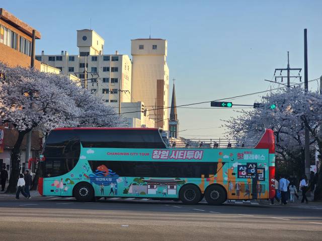 경남 창원시 시티투어 버스. 창원시 제공