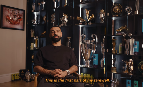 팬들에게 작별을 고하는 살라(사진=모하메드 살라 SNS)