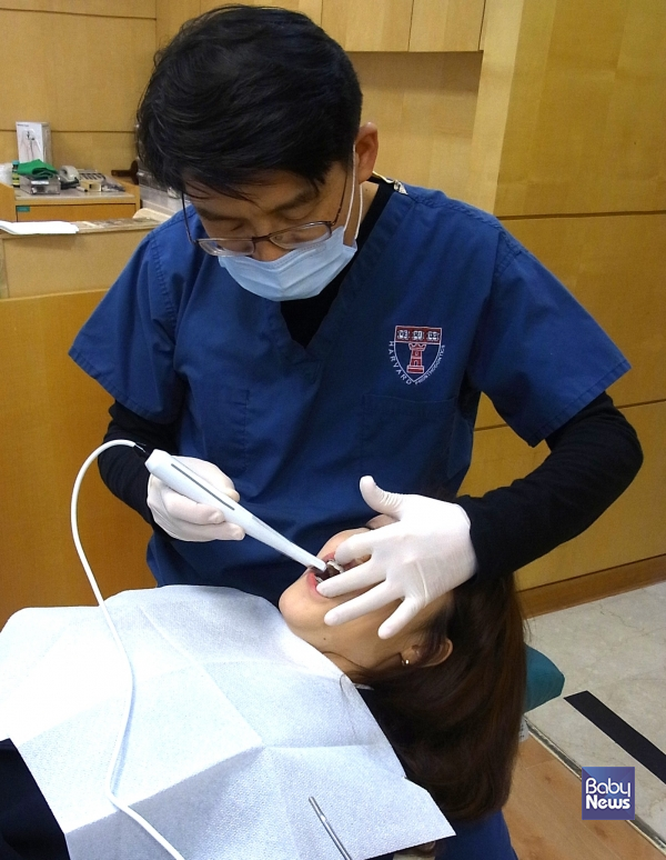 최근 5년간 AI 기술을 접목한 교정 장치들이 앞다투어 출시되고 있다. 그 중 가장 대표적인 것이 미국에서 처음 개발된 인비절라인 투명교정 장치다. ⓒ아이비라인치과