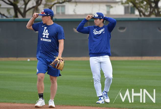 (토미 에드먼(왼쪽)과 김혜성)