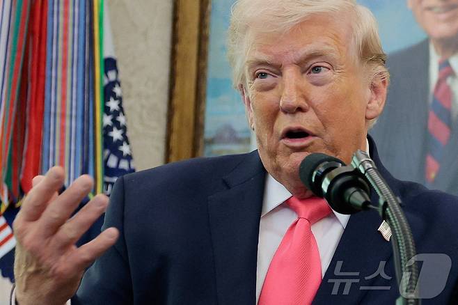 24일(현지시간) 도널드 트럼프 미국 대통령이 워싱턴DC 백악관에서 열린 마크웨인 멀린 국토안보부 장관 임명식에서 발언하고 있다. 2026.03.24 ⓒ 로이터=뉴스1
