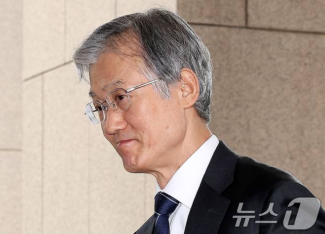 조희대 대법원장이 25일 서울 서초구 대법원으로 출근하고 있다. 2026.3.25 ⓒ 뉴스1 박지혜 기자