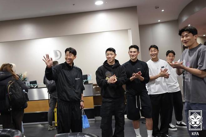 런던에 합류한 해외파 국가대표 선수들(대한축구협회 제공)