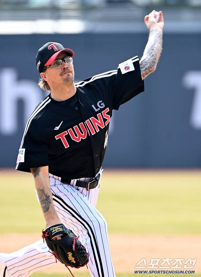 16일 수원KT위즈파크에서 열린 LG와 KT의 시범경기. LG 선발투수 라클란 웰스가 역투하고 있다. 수원=허상욱 기자wook@sportschosun.com/2026.03.16/