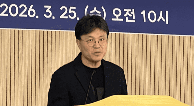 한기수 필옵틱스 대표(회장)가 25일 경기 오산에서 개최한 정기주주총회에서 인사말을 하고 있다. (사진=지디넷코리아)