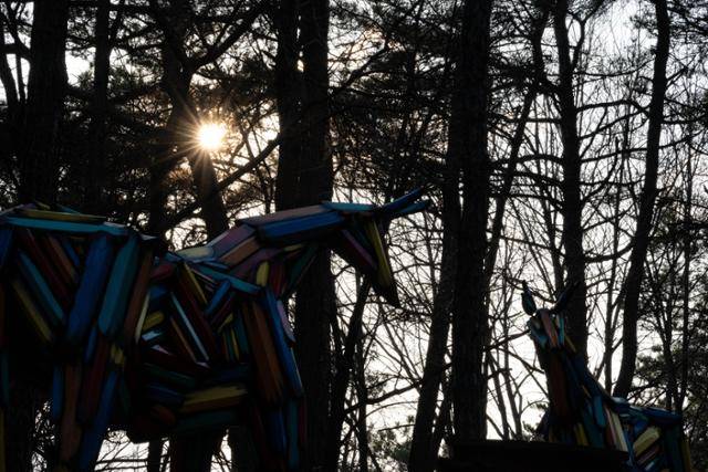 김우진 작가의 'Horse(Utopia)'가 연미산자연미술공원에 전시돼 있다.