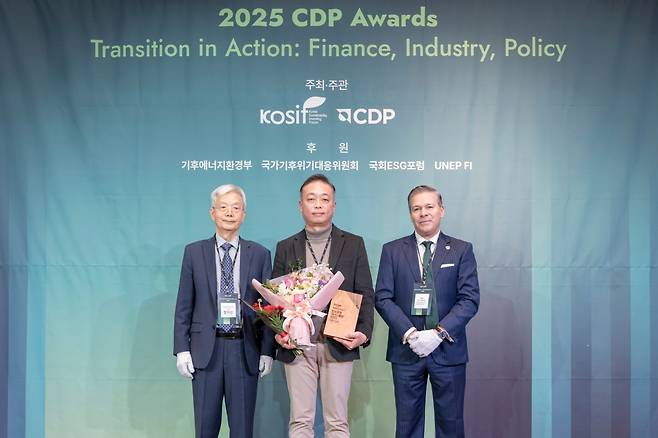 현대위아는 지난 10일 CDP한국위원회로부터 탄소정보공개 프로젝트(CDP) 최고 등급을 획득했다. 현대위아 제공