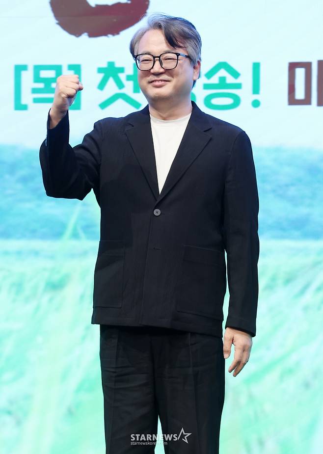 배우 이서환이 25일 서울 구로구 디큐브시티 더세인트에서 진행된 KBS 2TV 드라마 '심우면 연리리' 제작발표회에 참석해 포즈를 취하고 있다. /2026.03.25 /사진=김휘선 hwijpg@