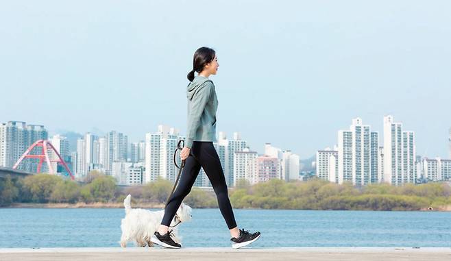 걷기는 신체 및 정신 건강에 도움이 된다.&nbsp;GETTYIMAGES
